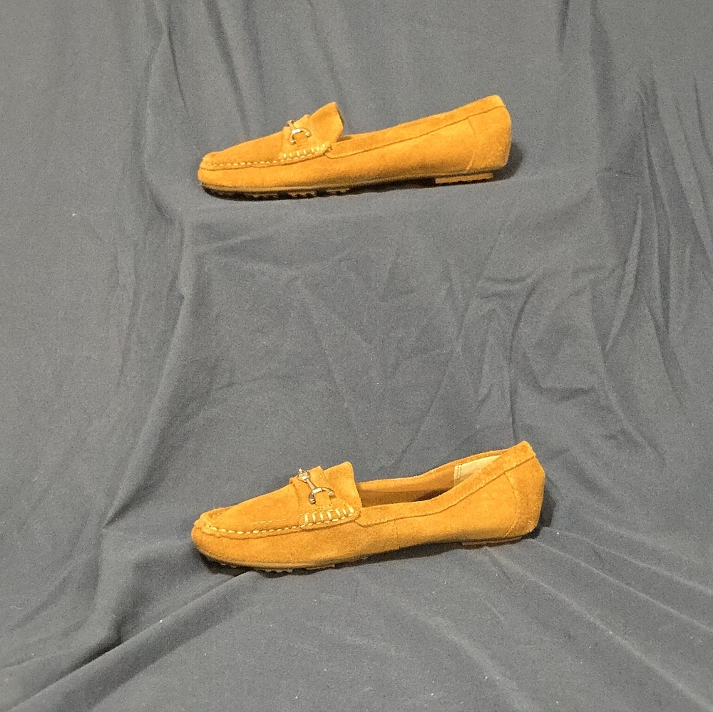 Isaac Mizrahi Tan Brown Suede Moccasin - Slip On Driving Shoes - Women's Size 6M - Picture 3 of 7